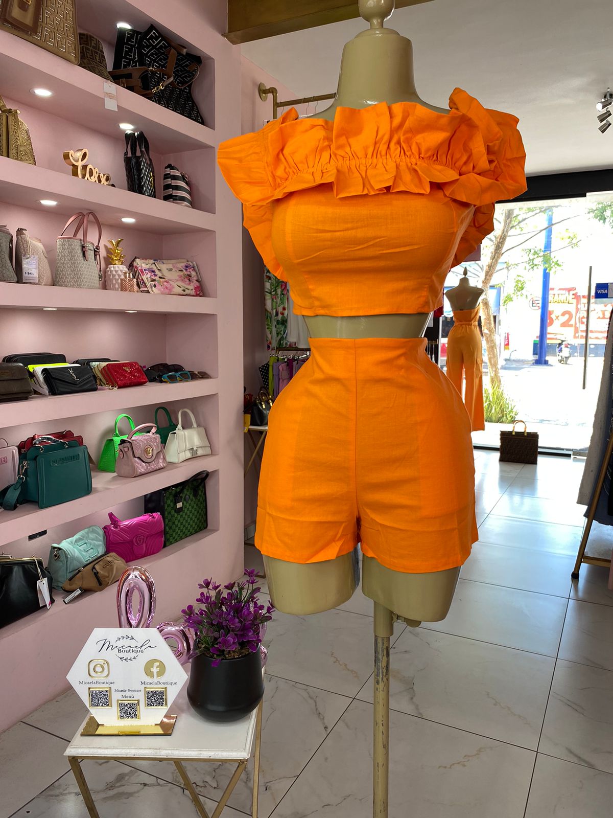 Conjunto short-top naranja 